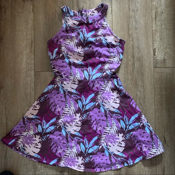 Skater cut out dress - Picture 4 of 4